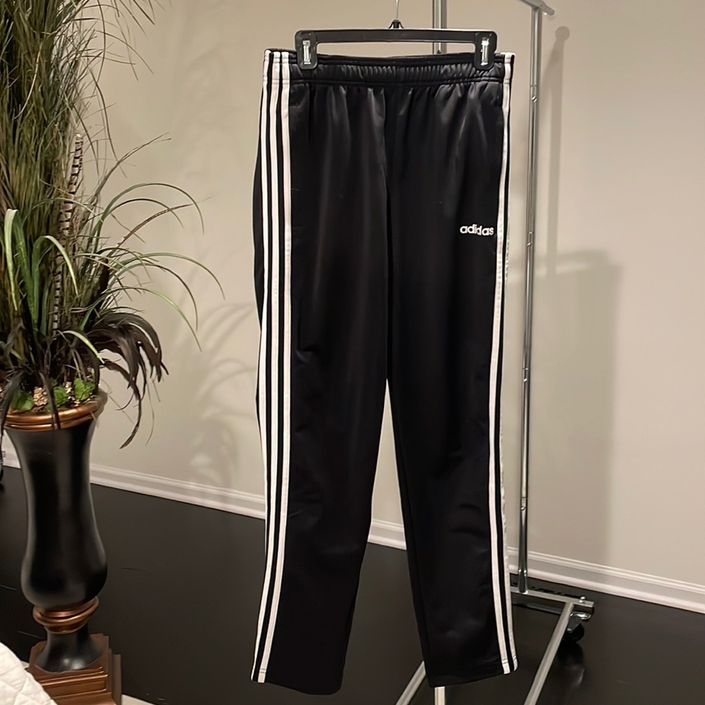 Mens medium adidas track pants loose fit